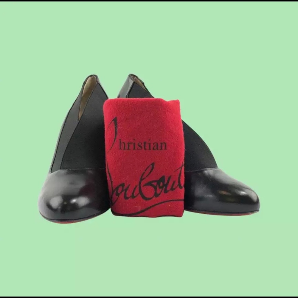 Brand: Christian Louboutin
Color: Black
Material: Leather
Style: Booties